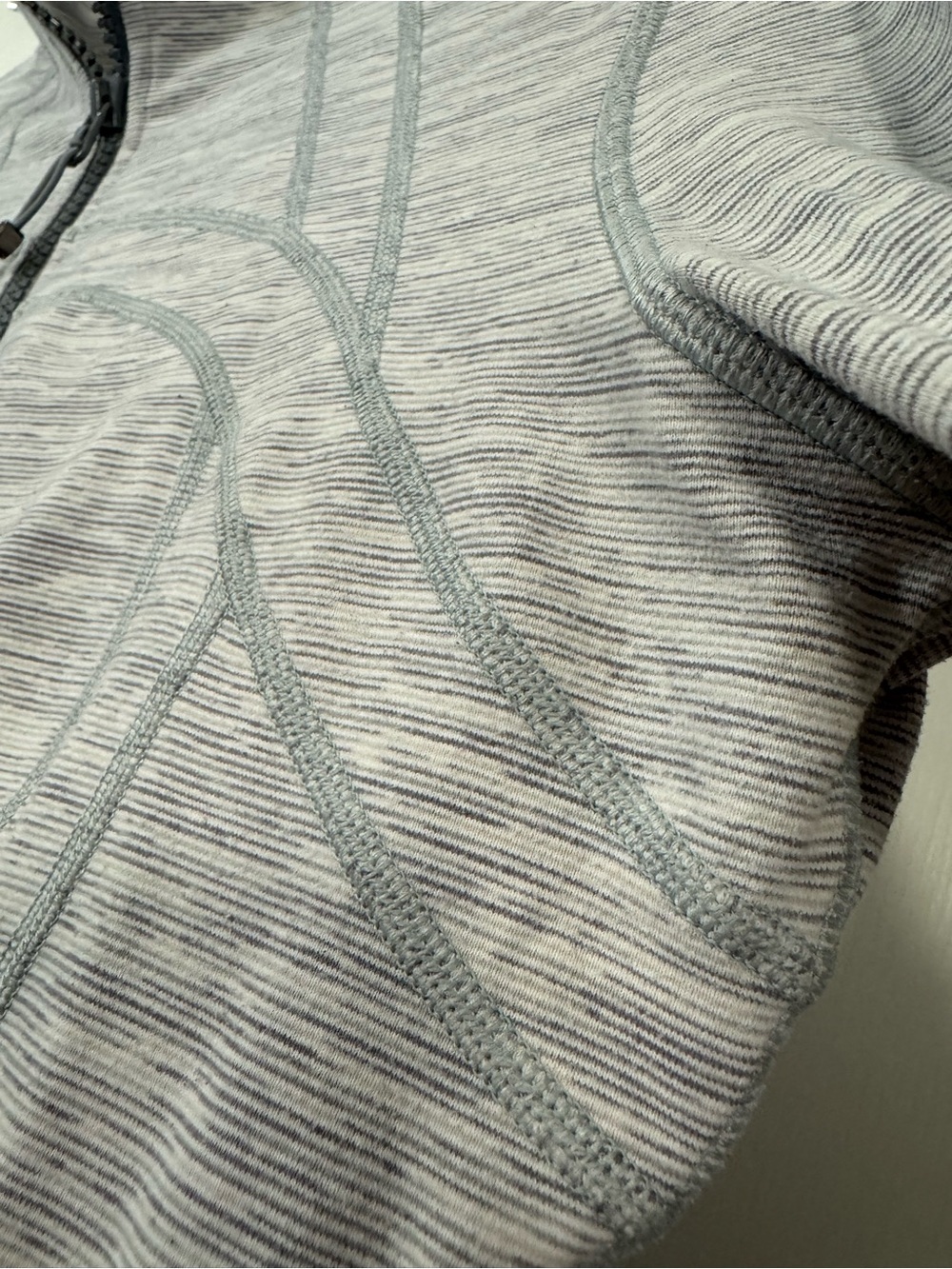 Lululemon Heathered Light Gray and White Define Jacket - Picture 13 of 16